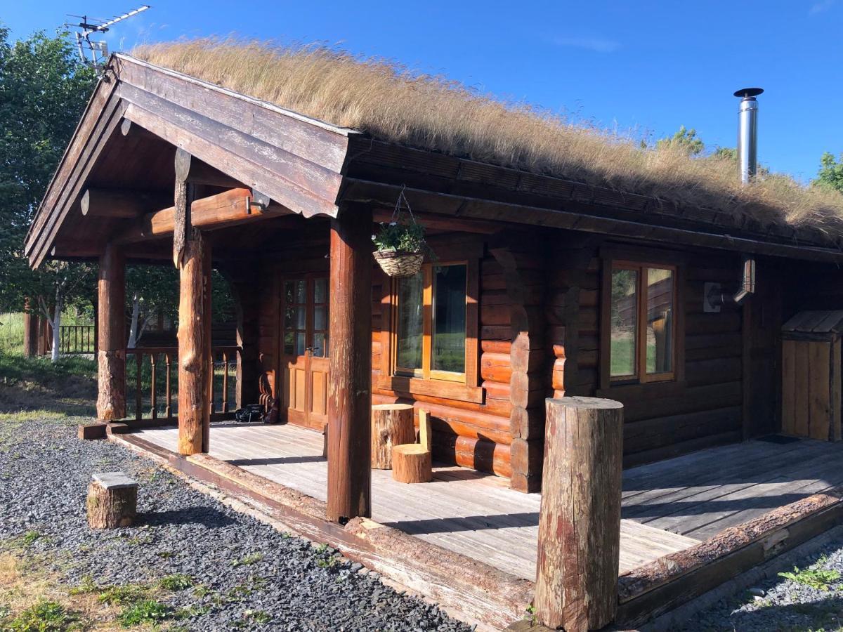 Log Home Village Ulverston Exteriör bild