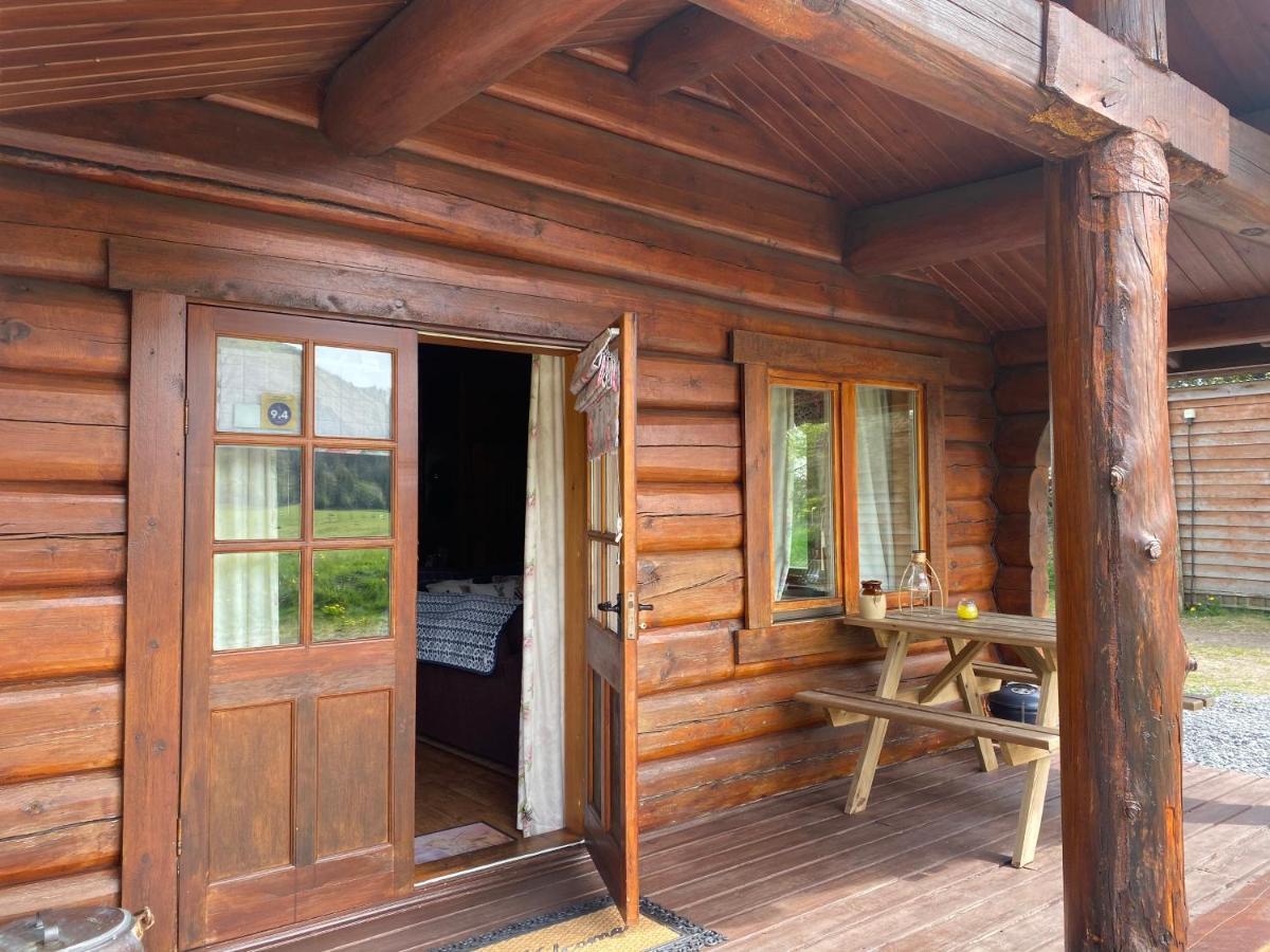 Log Home Village Ulverston Exteriör bild