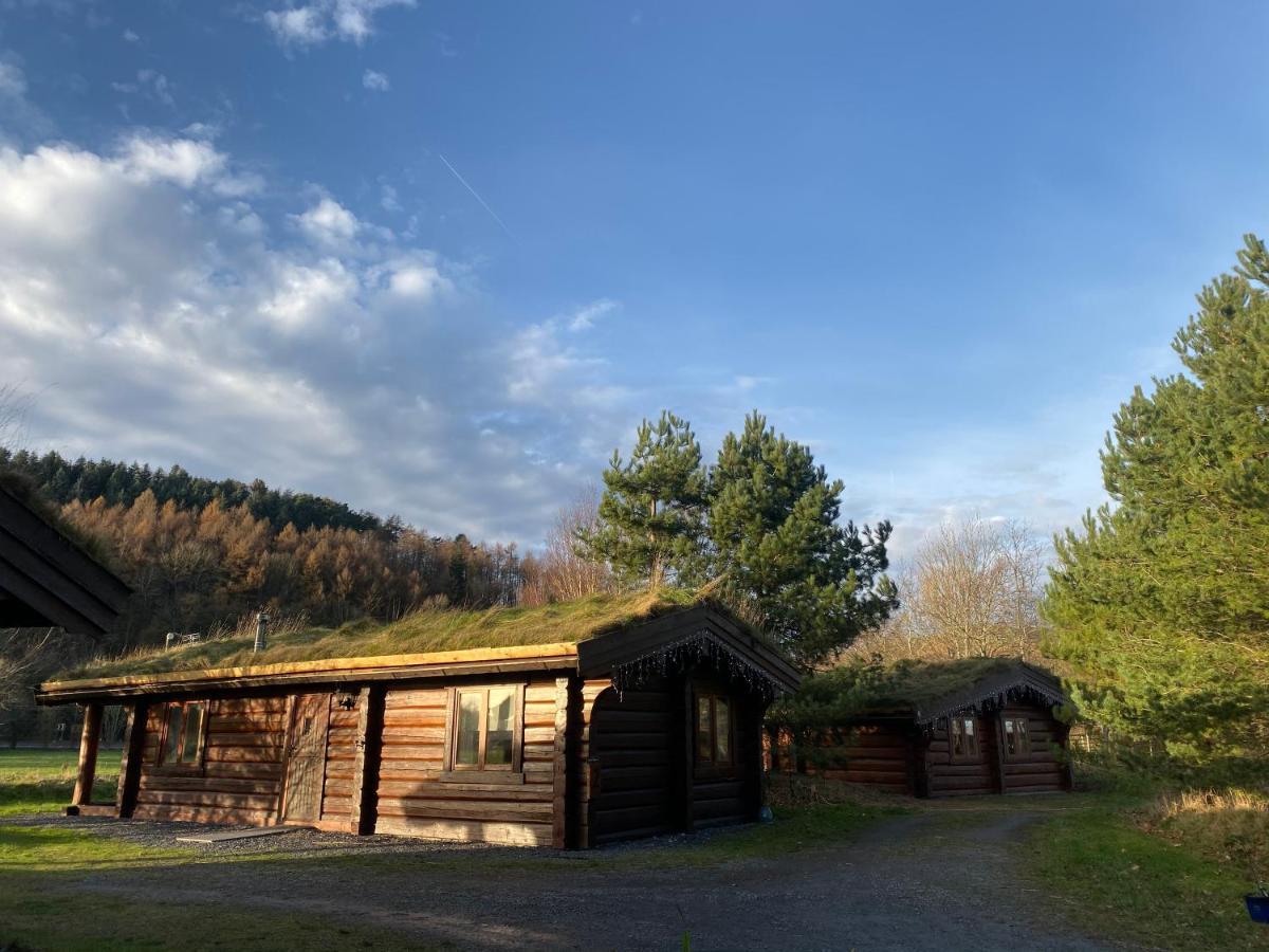 Log Home Village Ulverston Exteriör bild